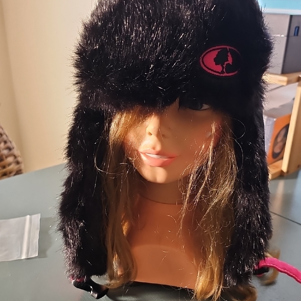 Womens  Black Fur‎ Trapper Hat. By Mossy Oak. Os